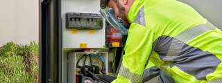 DEHN schützt bei der Instandhaltung von Ladesäulen