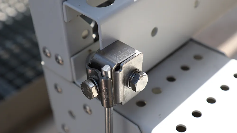 connection clamp in use