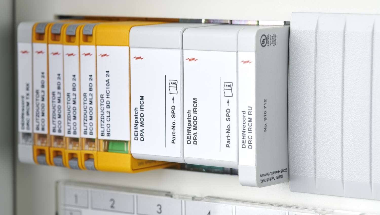 PR - DEHNpatch – Überspannungsschutz für die Ethernet-Infrastruktur 