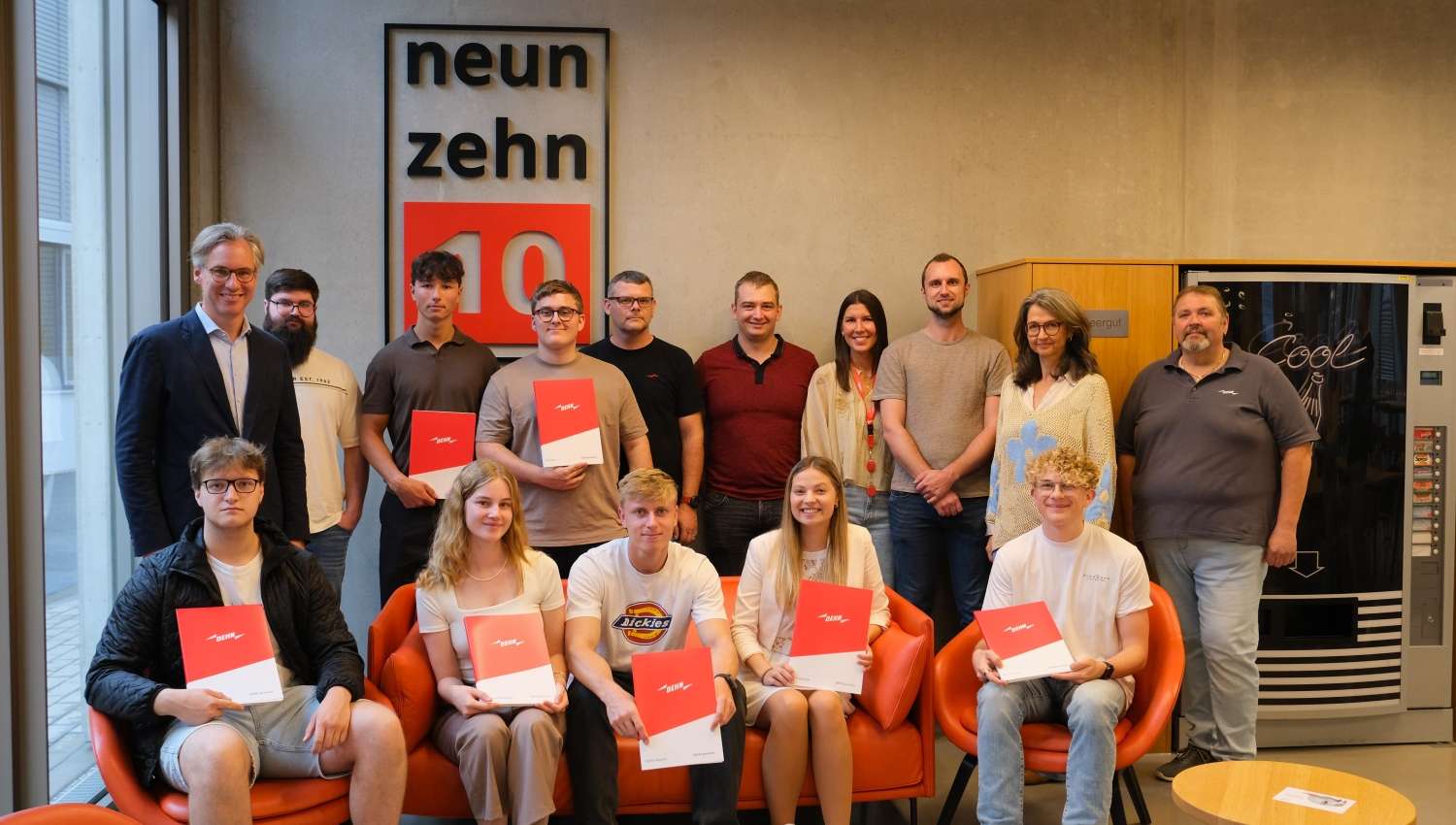 20240910_pm_dehn_zeugnisuebergabe.jpg