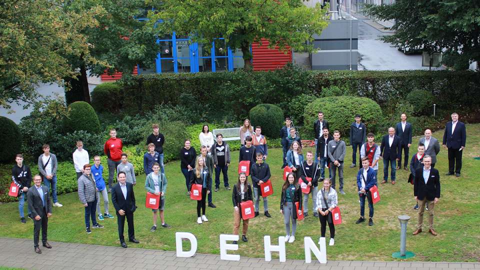 PR Ausbildungsstart 37 neue Azubis bei DEHN begrüßt