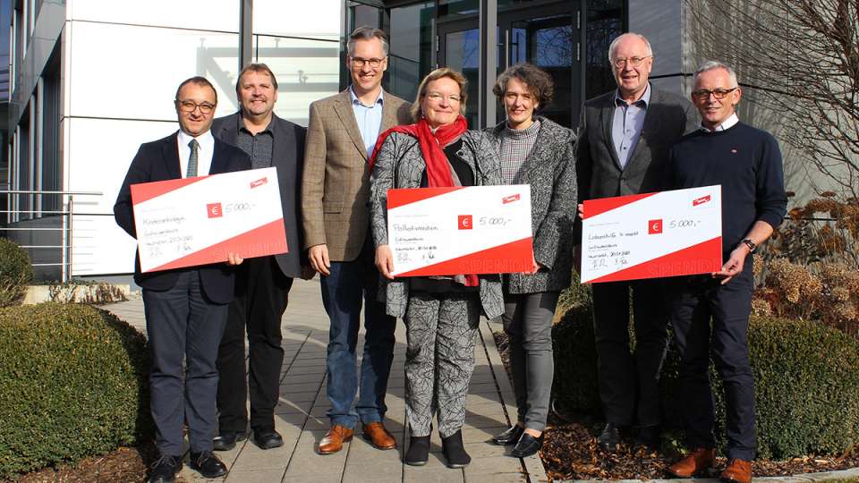 DEHN spendet 15.000 € für den guten Zweck
